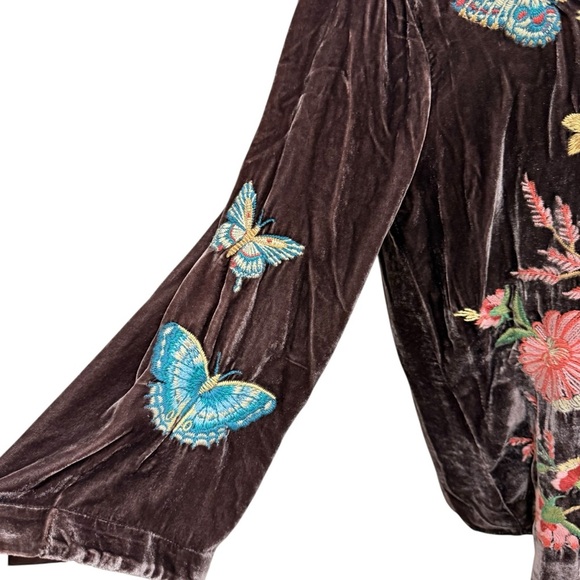 Johnny Was Small Floral Embroidered Velvet Kimono Sleeve Blouse Coffee Bean NWT - Picture 5 of 15